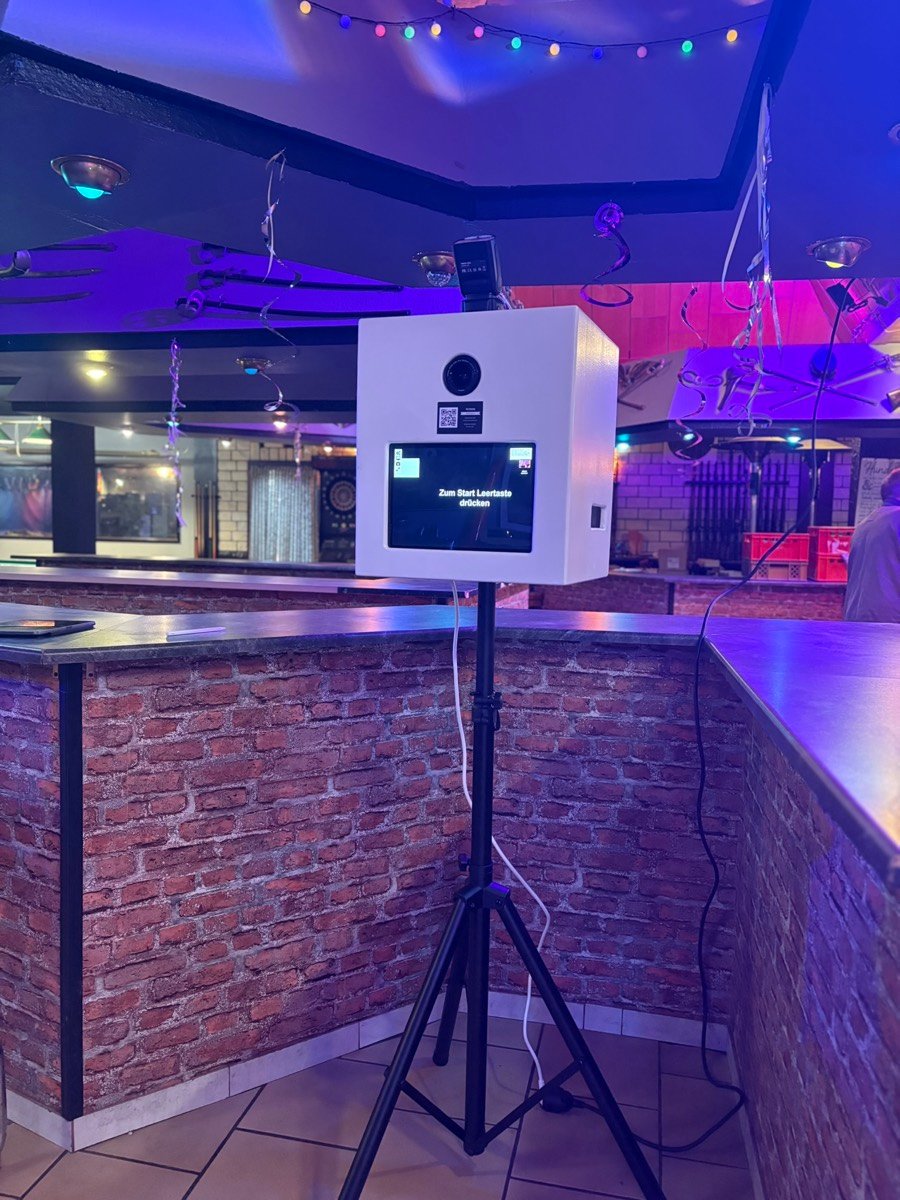 Fotobox Classic von FLX Events bei einer Feier in Schöningen