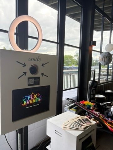 Fotobox Classic mit Ringlicht und Drucker mit Sofortausdrucken bei einer Hochzeit in Wolfsburg