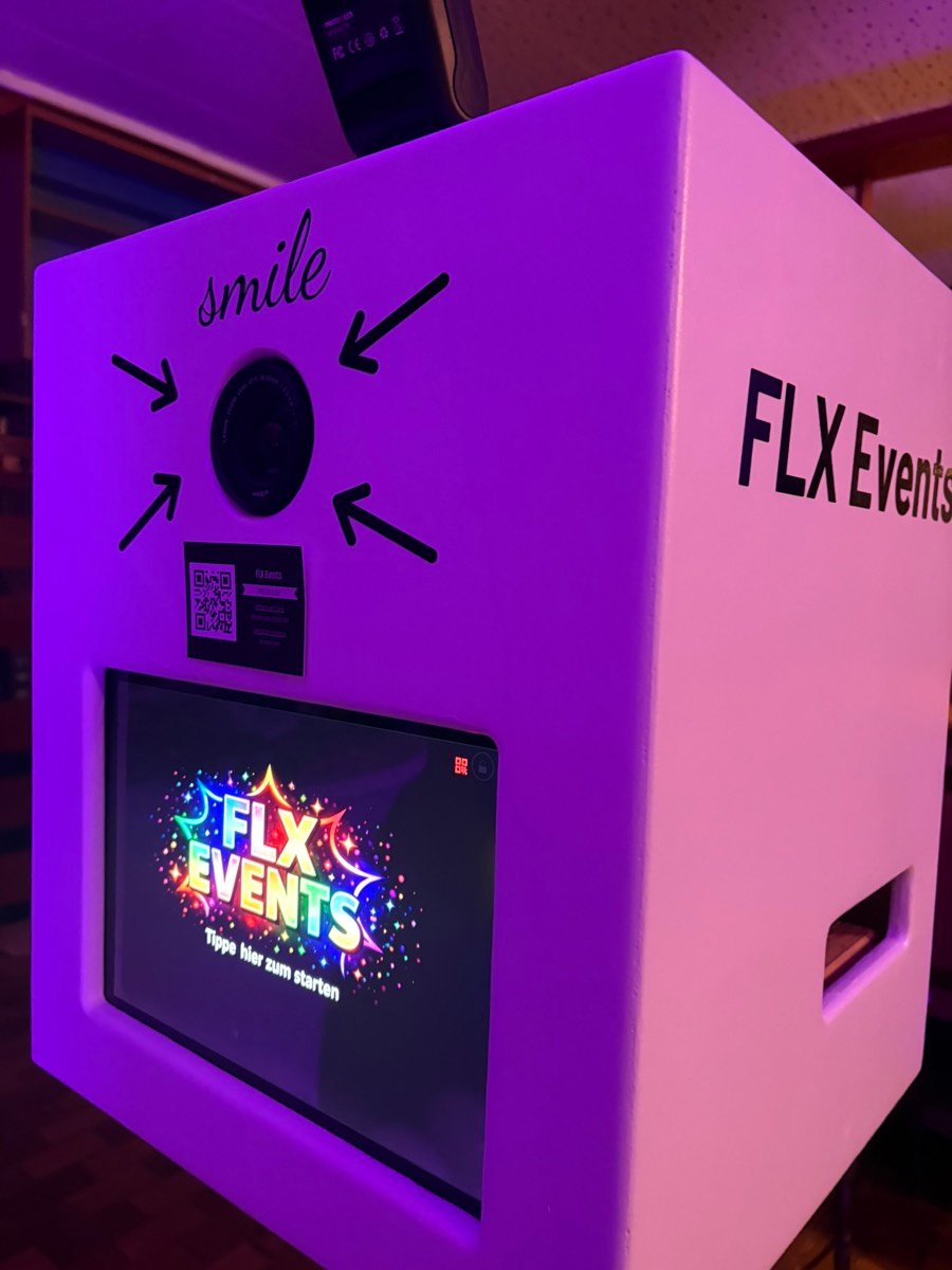 Fotobox Classic von FLX Events in Partybeleuchtung bei einem 18. Geburtstag in Wolfsburg
